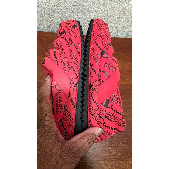 Champion Unisex Red & Black Graphic Slippers Warm Fleece Lining Unisex Size 7 - Picture 5 of 7
